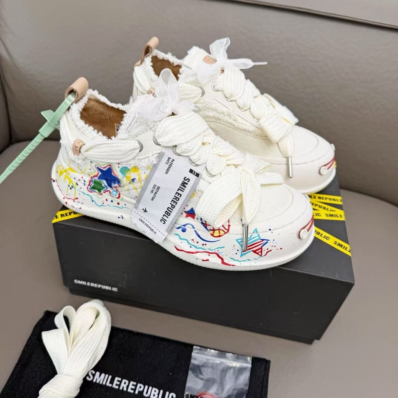 Smilerepublic Canvas Shoes